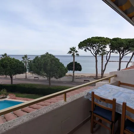 Primera Linea De Playa Urbanizacion La Dorada Cambrils